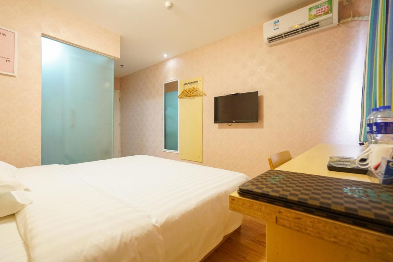 Jia Mei Xin Holiday Hotel Baiyun Airport Branch Cantón Exterior foto