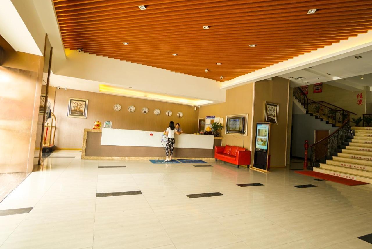 Jia Mei Xin Holiday Hotel Baiyun Airport Branch Cantón Exterior foto
