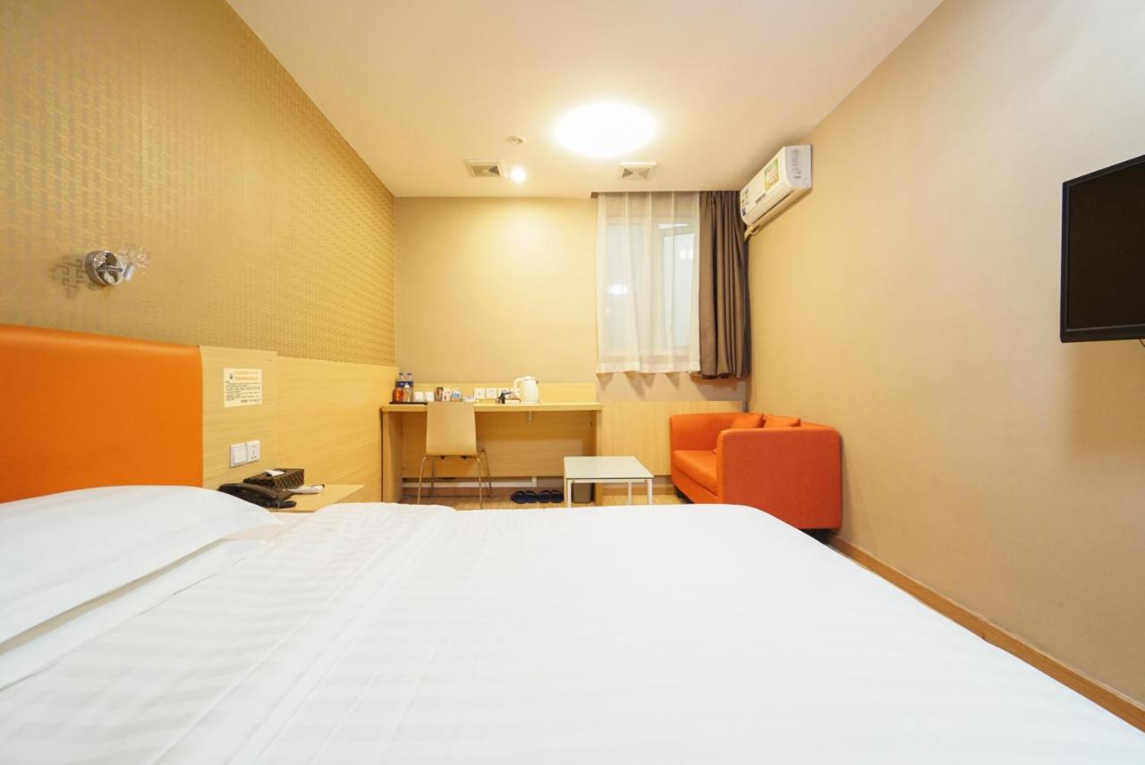 Jia Mei Xin Holiday Hotel Baiyun Airport Branch Cantón Exterior foto